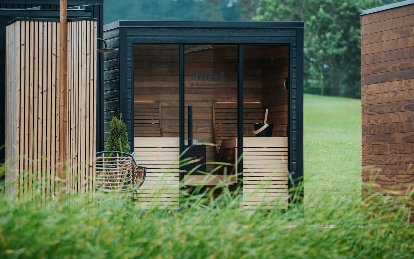 Samostojeći sauna-modul u dvorištu